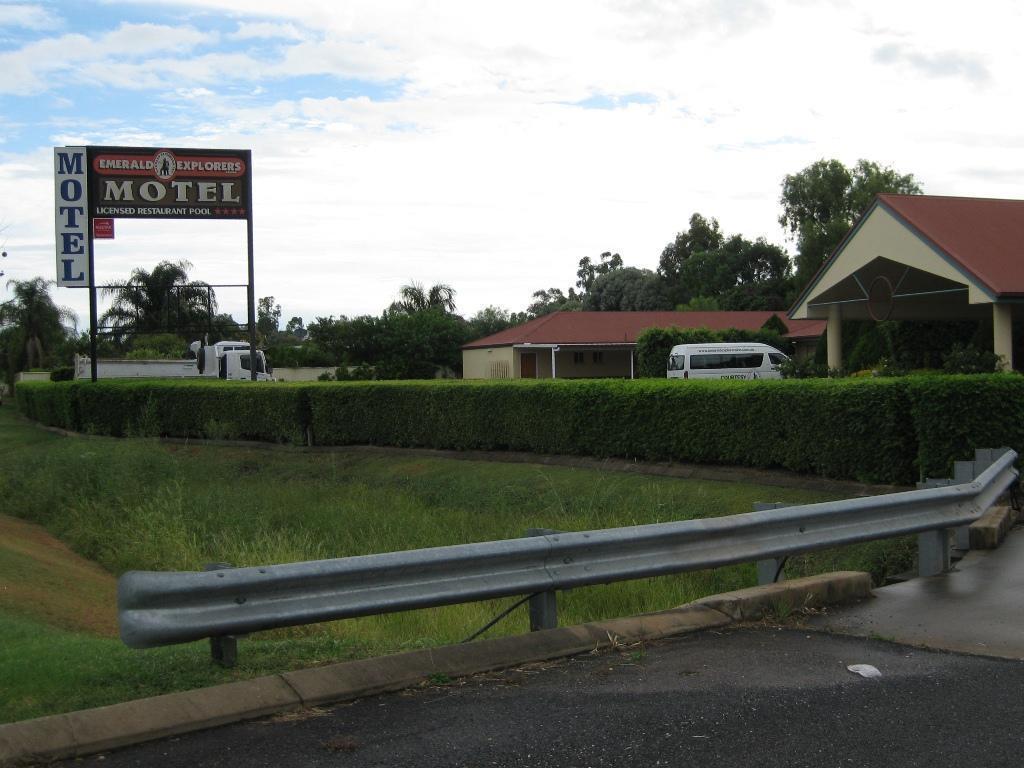Emerald Explorers Inn Exteriör bild